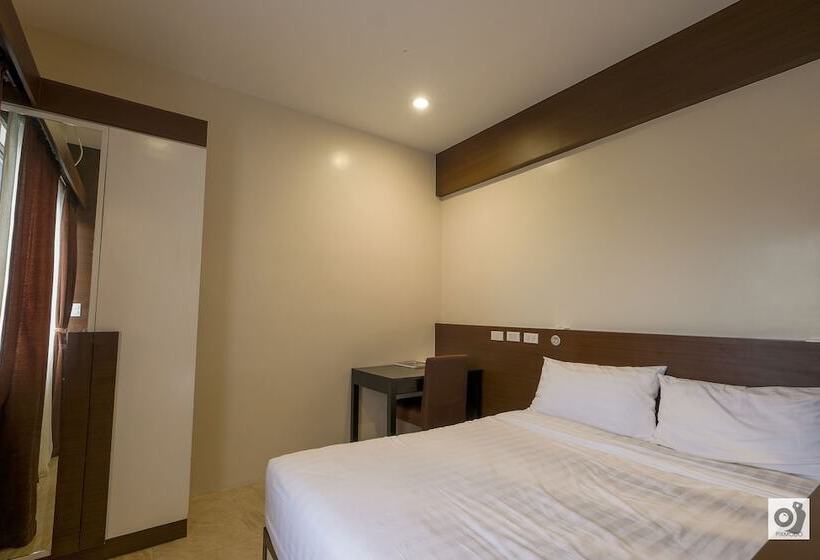 Люкс, Bed And Bath Serviced Suites
