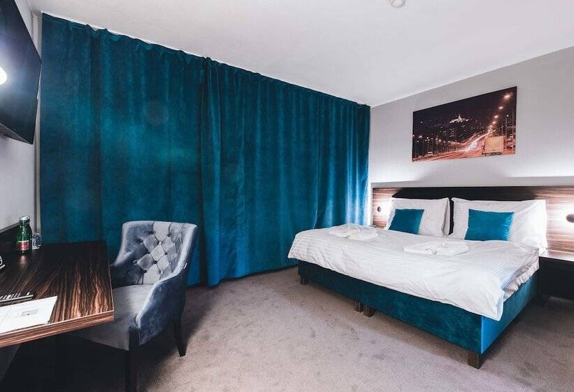 家庭间, Boutique Hotel11 With Rooftop Spa