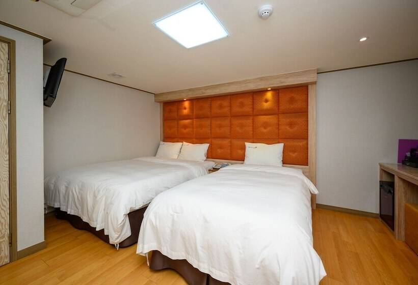 Quarto Triplo Estandar, Daeyoung Hotel Myeongdong