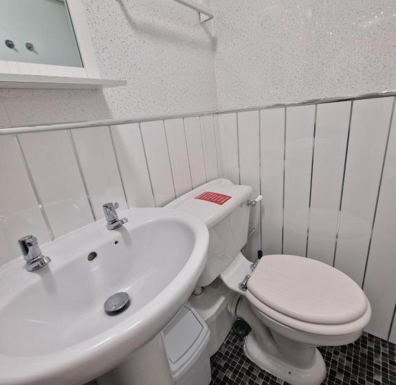 Семейный Номер, Breeze B&b