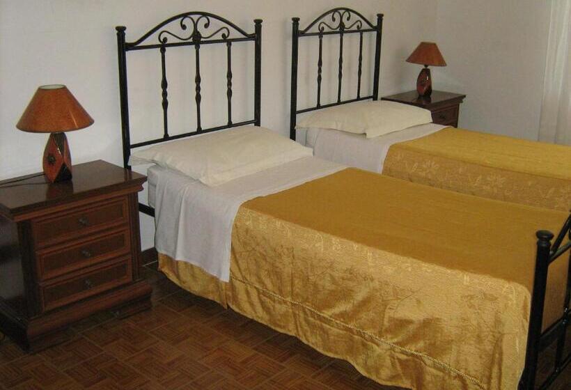 Quarto Estandar Vista Jardim, Villa Miriam