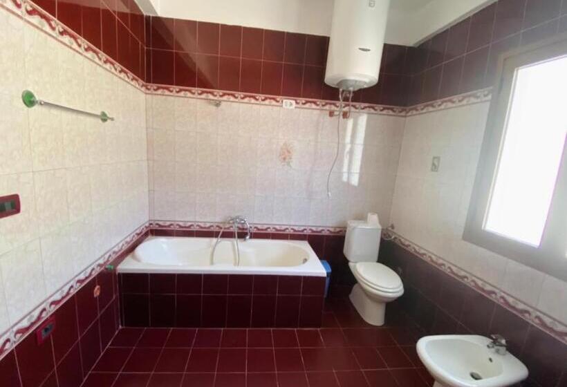 اتاق اکونومی, Hc Hotel & Suites