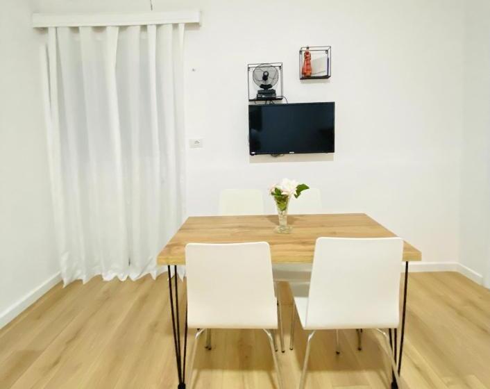 سوییت خانوادگی, Hc Hotel & Suites