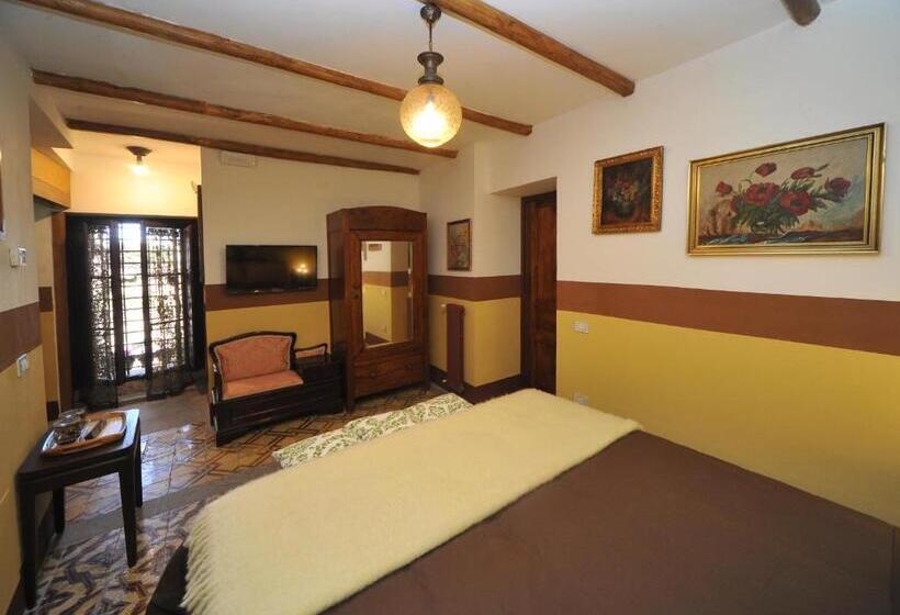 Номер Стандарт Трехместный, La Canonica Dei Fiori   Anna Fendi Country House