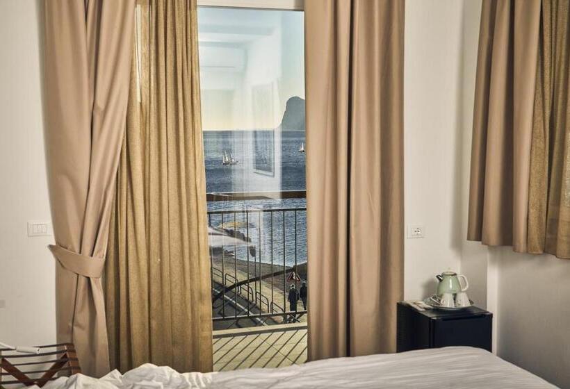 Quarto Triplo Estandar com Sacada, Paradiso Conca D Oro