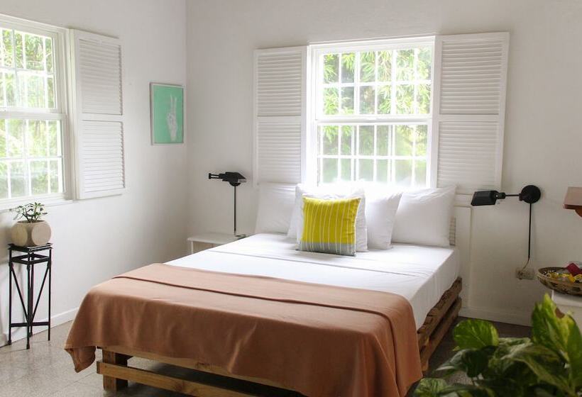 Полулюкс, Selina Manuel Antonio   Hostel