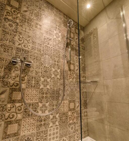 수피리어 룸, Nouvel Hôtel Du Commerce