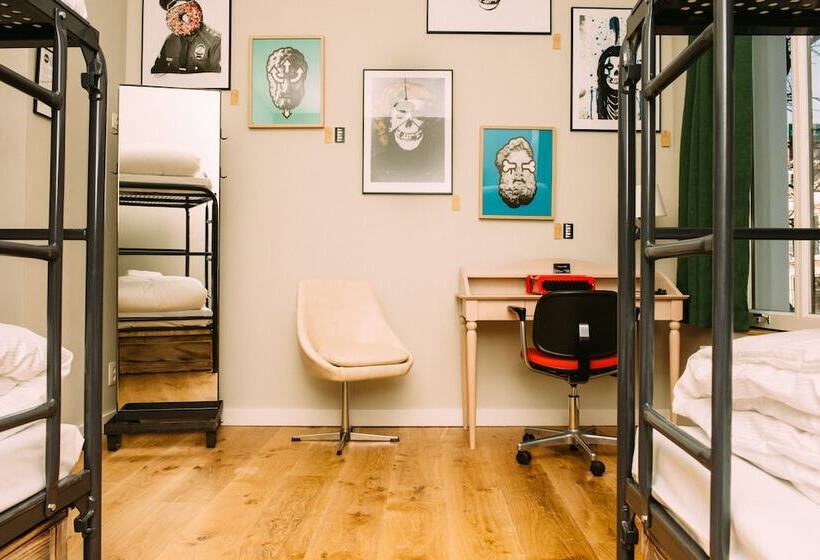 Lit en Chambre Commune, King Kong Hostel