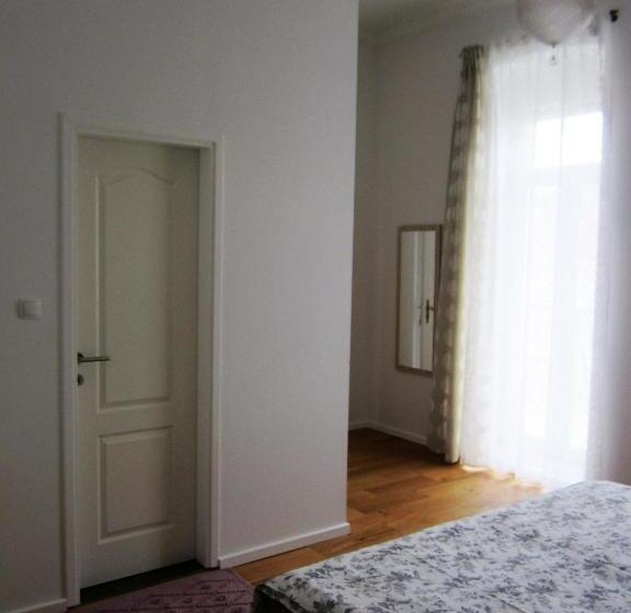 اتاق استاندارد, Aurelia Rooms