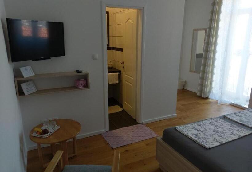 اتاق استاندارد, Aurelia Rooms