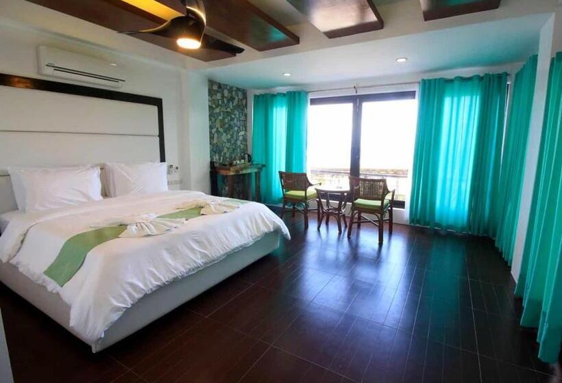 اتاق لوکس, Manarra Sea View Resort