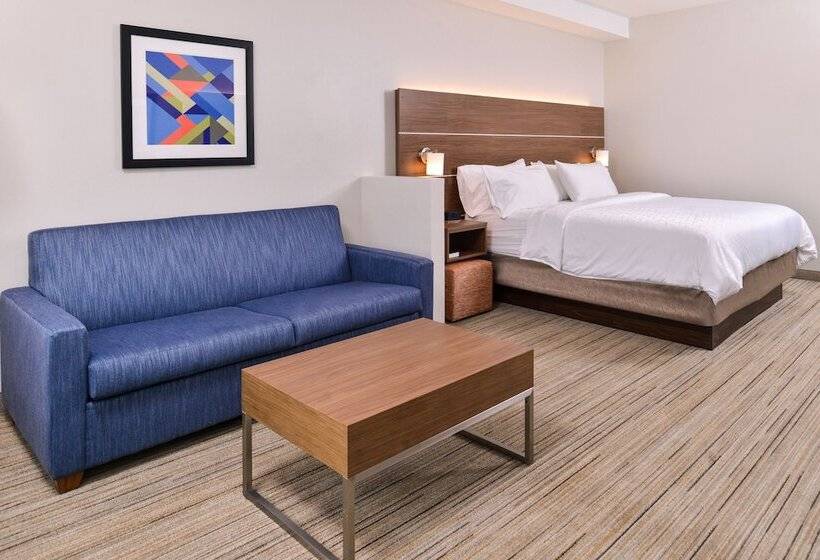 Люкс Адаптированный для Инвалидов, Holiday Inn Express & Suites Farmville, An Ihg