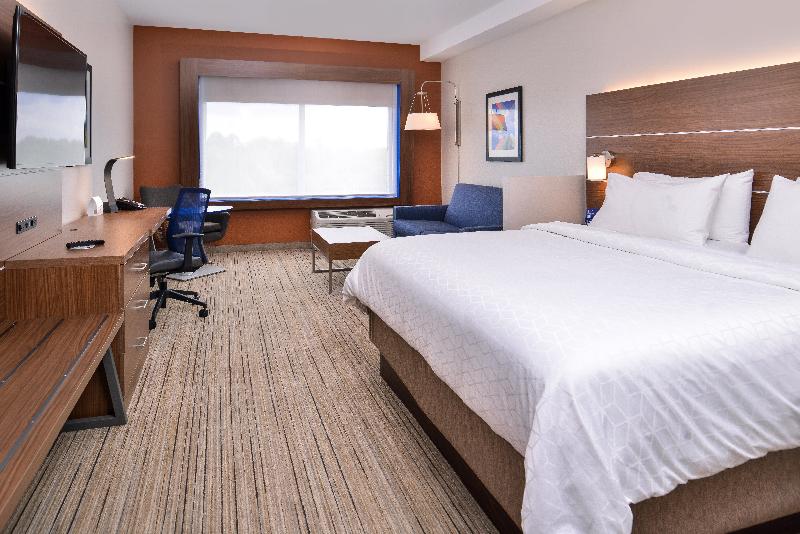Люкс Кровать Кинг, Holiday Inn Express & Suites Farmville, An Ihg