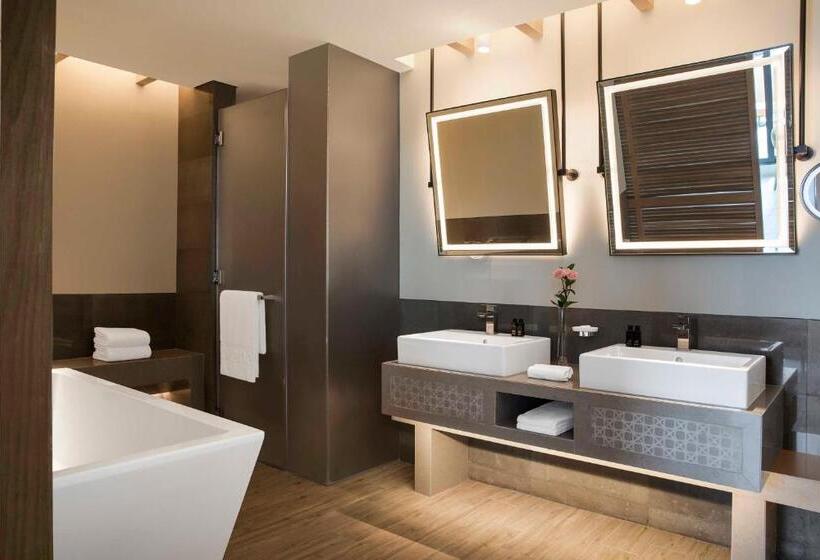 Люкс с Террасой, Saadiyat Rotana Resort And Villas