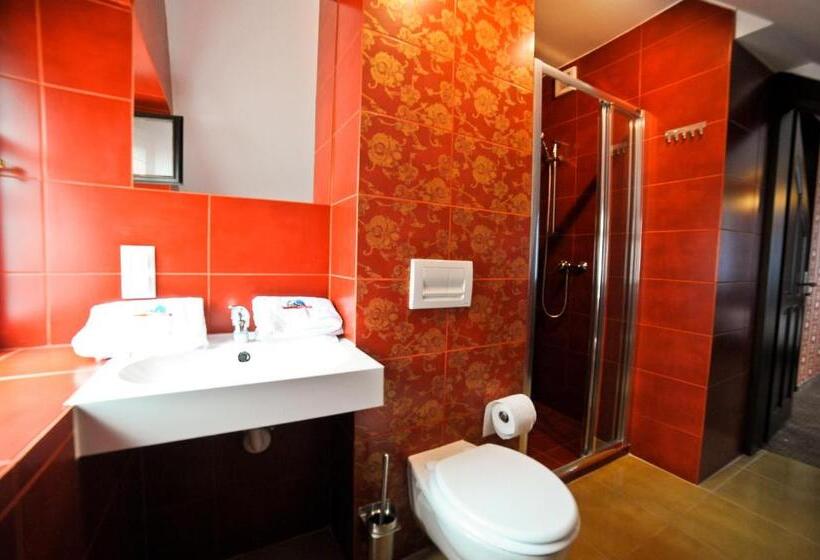 اتاق خانوادگی, World Hostel   Old Town