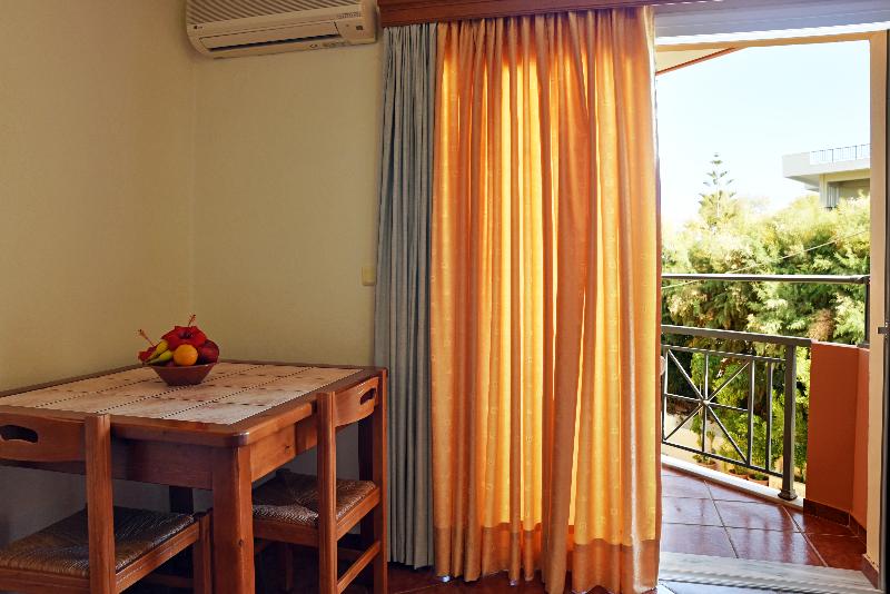 استودیو استاندارد با چشم‌انداز دریا, Iolkos Hotel Apartments
