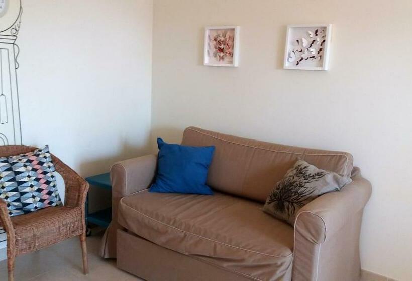 ３ベッドルームアパートメント, Apartamentos Los Almendros 3000