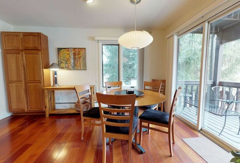 침실 2개 아파트, Christiania Condominiums  Coraltree Residence Collection