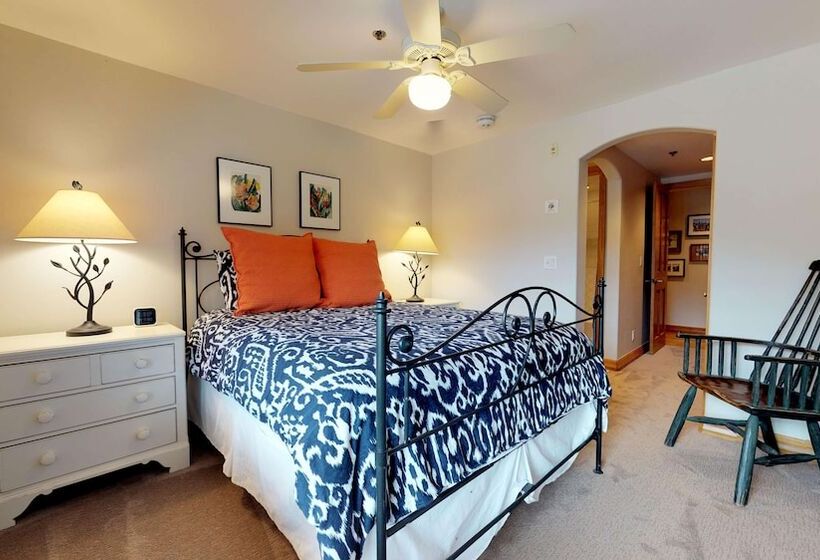 침실 3개 아파트, Christiania Condominiums  Coraltree Residence Collection