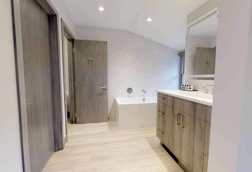 آپارتمان 3 خوابه, Christiania Condominiums  Coraltree Residence Collection