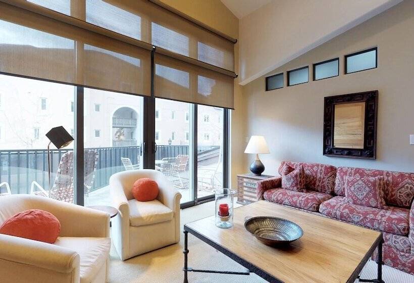 침실 3개 아파트, Christiania Condominiums  Coraltree Residence Collection
