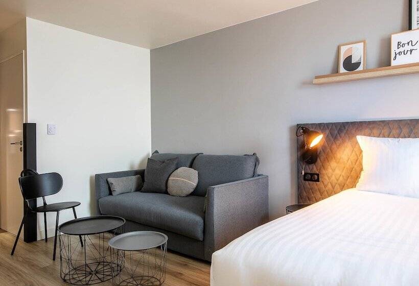 Семейный Номер, Hôtel Mercure Paris Gennevilliers