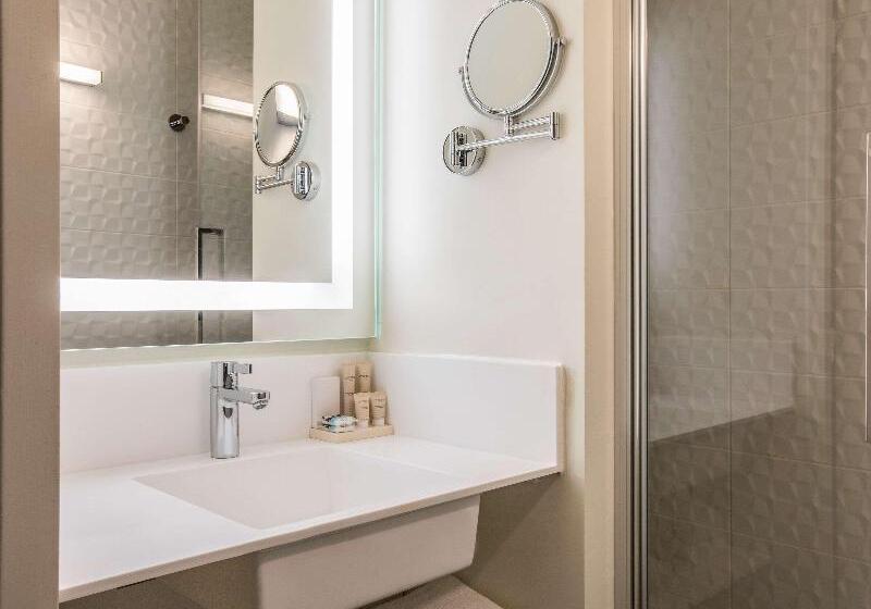 Семейный Номер, Hôtel Mercure Paris Gennevilliers