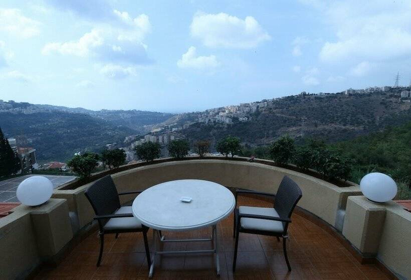 اتاق لوکس با چشم‌انداز باغ, Monteverde
