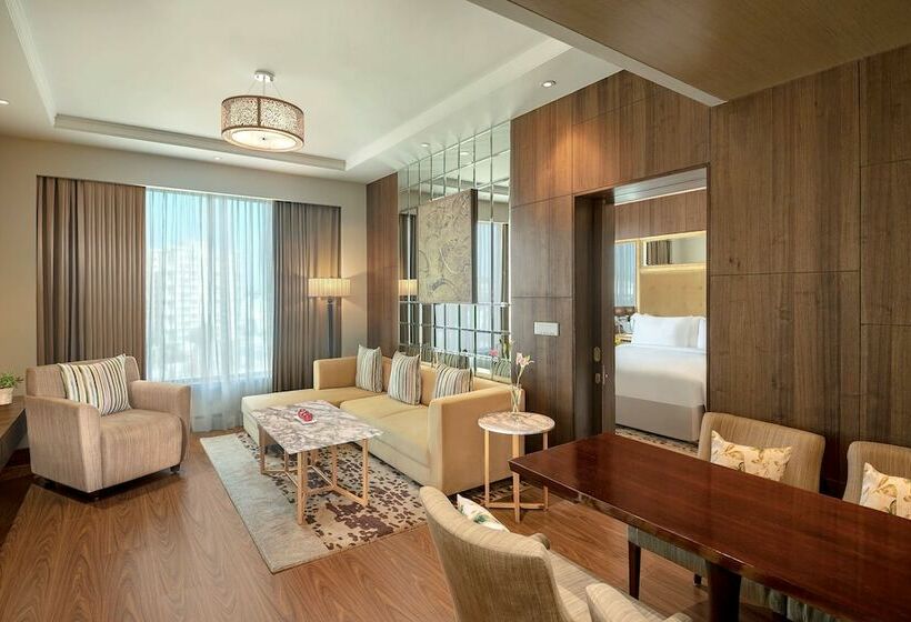סוויטה, Radisson Blu Pune Hinjawadi