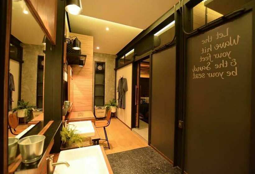 Хижина, The Cabin Beach Resort