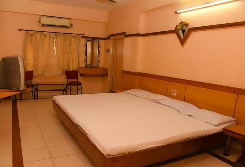 豪华家庭房间, Vishnu Residency
