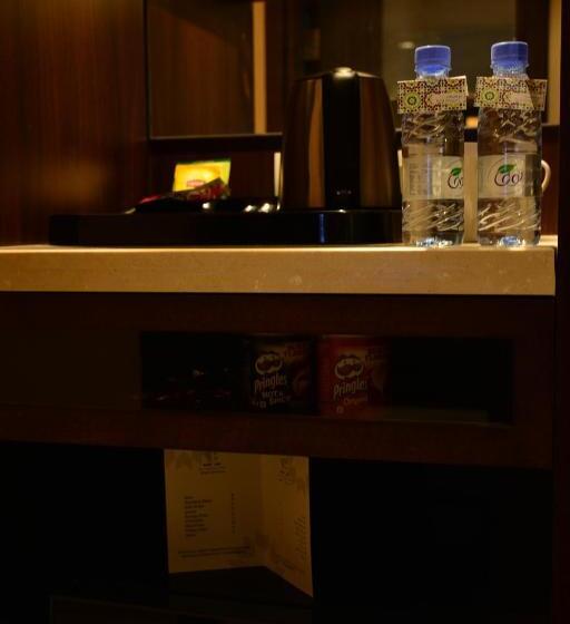 Полулюкс, Home Inn Hotel Suites