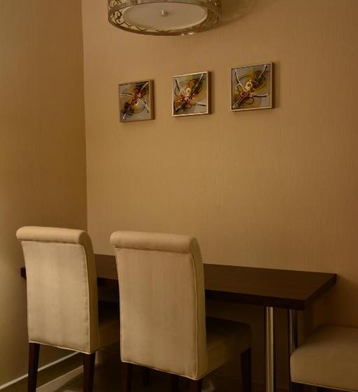 Люкс 3 Спальни, Home Inn Hotel Suites