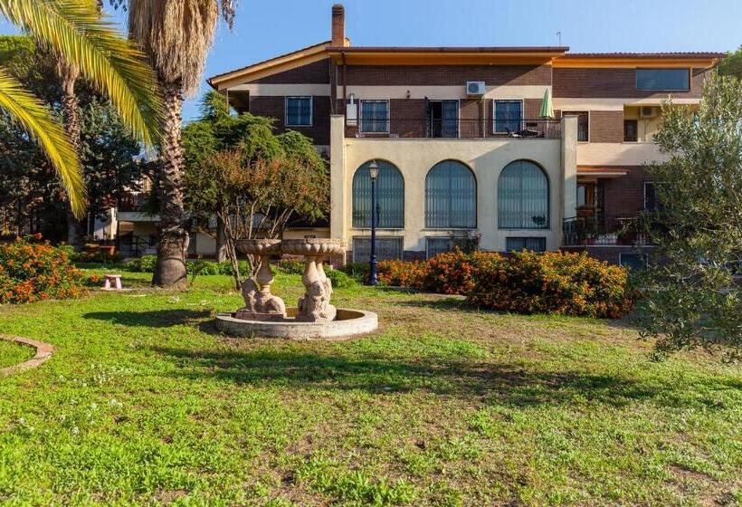 Номер Deluxe Вид на Бассейн, Villa Viuli