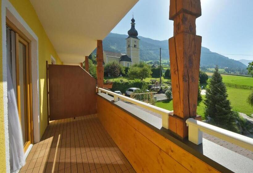 Номер Стандарт с Балконом, Berghof