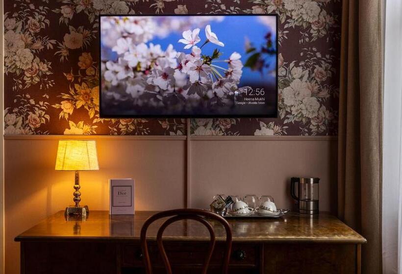 Трехместный Номер Deluxe, Gibsons Hotell