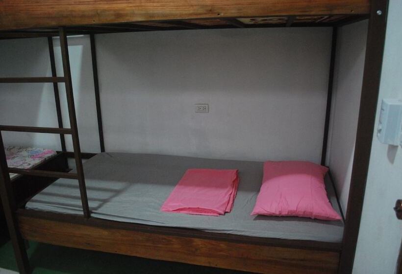공동 객실, Passifloras Hostel