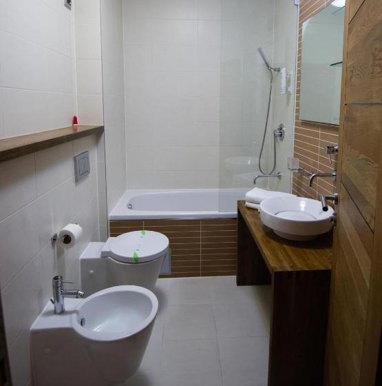 اتاق استاندارد سه تخته با بالکن, Grande Casa Hotel   Međugorje