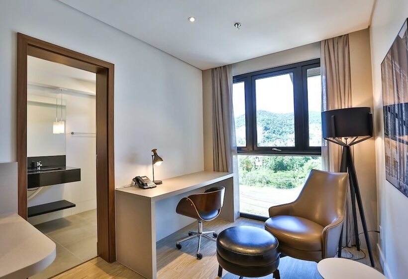 Номер Deluxe, Quality Hotel Blumenau