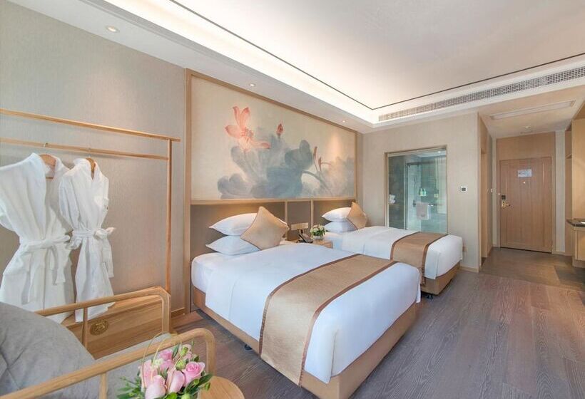 行政房间, Blossom Tao