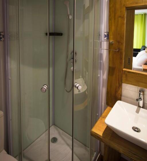 Номер Стандарт, Modern & Recycled Guest House