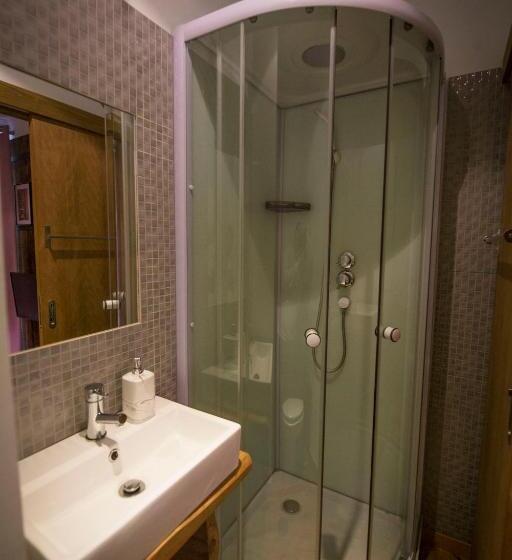 Номер Стандарт Боковой Вид на Море, Modern & Recycled Guest House
