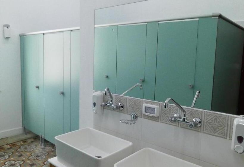 חדר בסיסי לשלושה, Roger S Hostel Tel Aviv