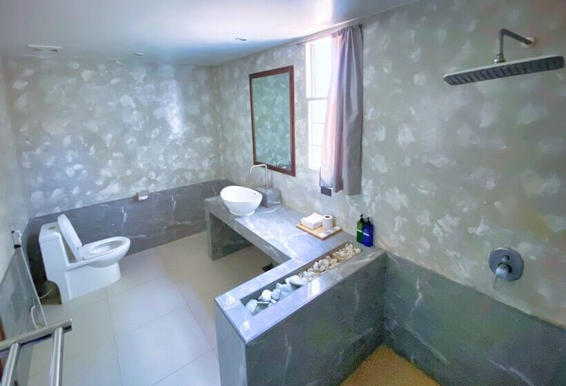 Quarto Triplo Deluxe, Amihan Resort