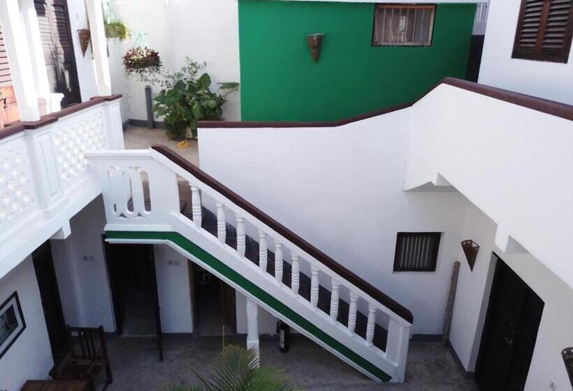 اتاق عادی, Zlife Stone Town