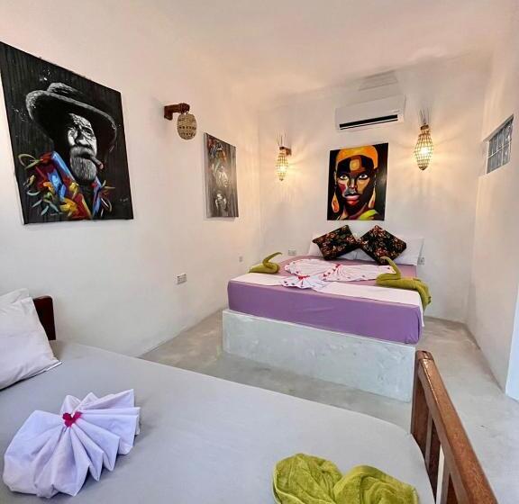 اتاق سوپریور سه تخته, Zlife Stone Town
