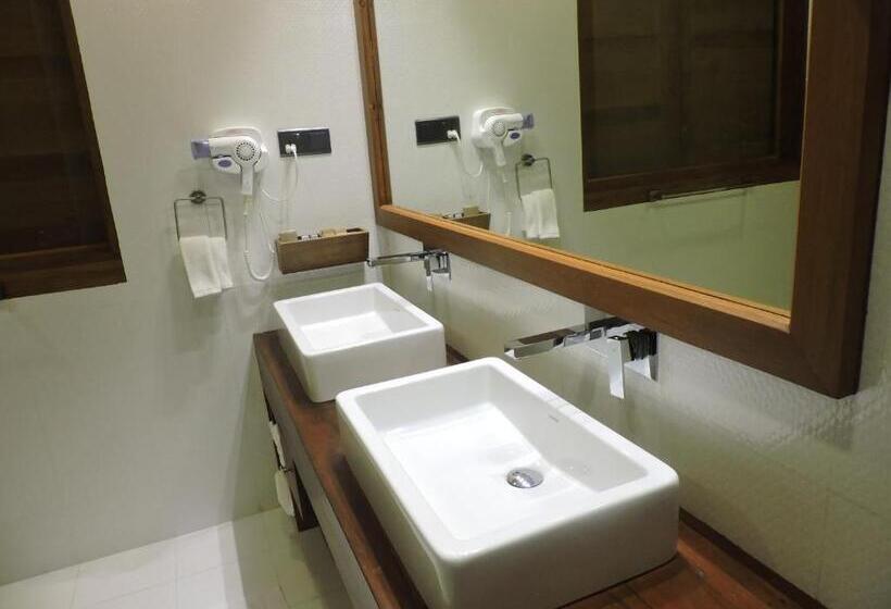 带大床的高级房间, Water Gate Resort & Spa