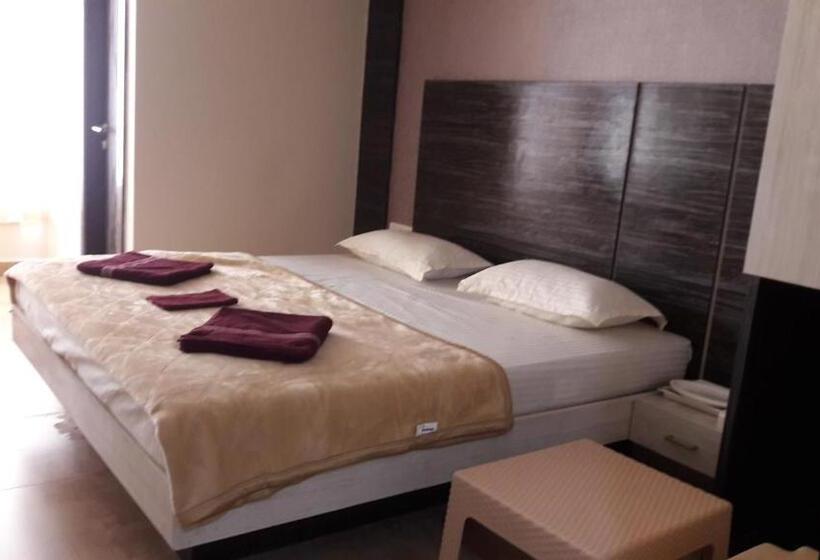 Номер Deluxe, Navaratna Palace