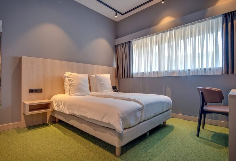 컴포트 룸, Hôtel Five Nations