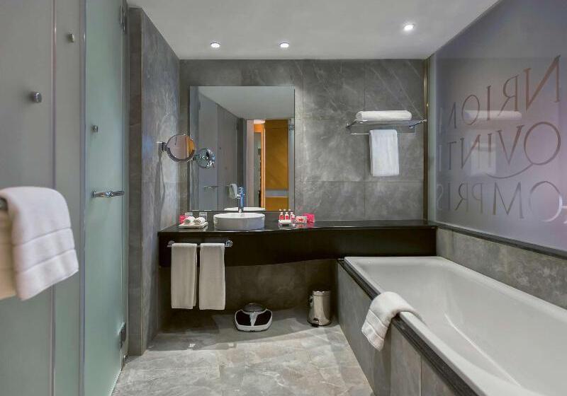 اتاق لوکس, Mövenpick Hotel Du Lac Tunis